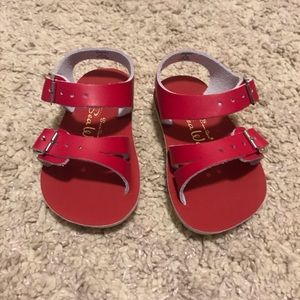 Red Sun-San Salt Water sandals. Like new! Size 3